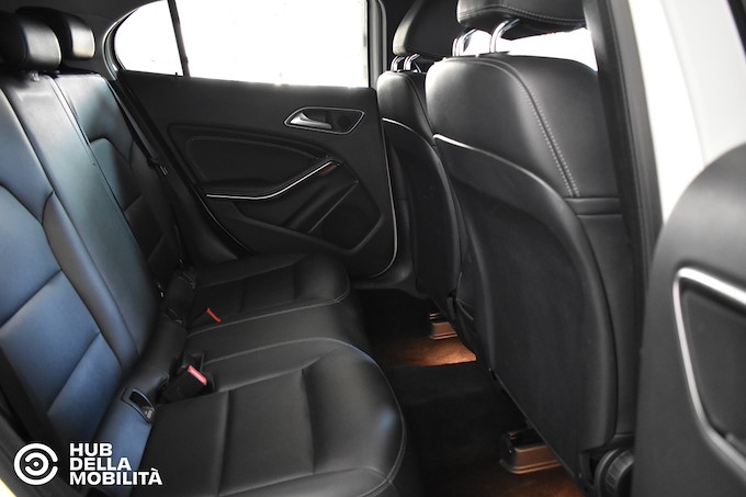 MERCEDES-BENZ GLA 200 d Automatic 4Matic Sport